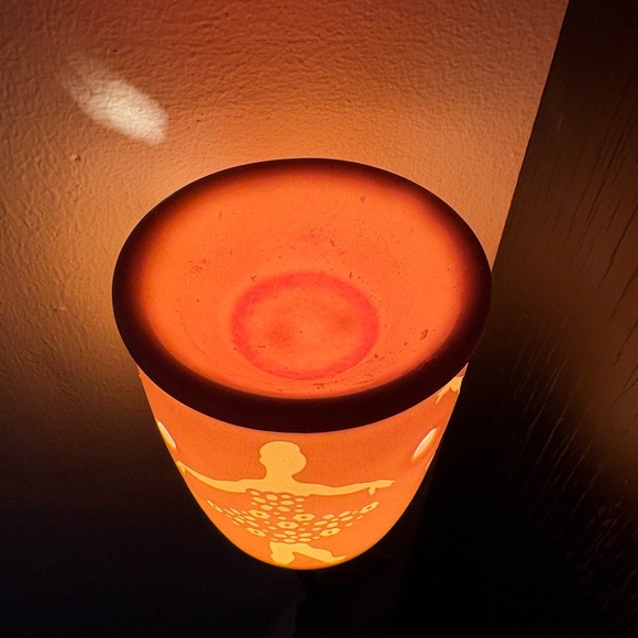 Scentsy Pink Ballet Silhouette Ceramic Plug-In Warmer - Picture 2 of 3